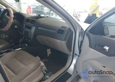 2011 Ford Fusion S из США, поврежденный, VIN 3FAHP0GA9BR239780